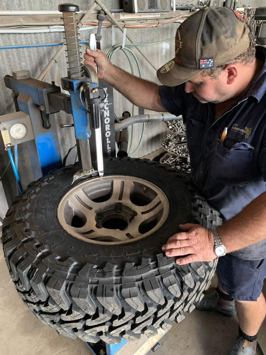 servicing-and-maintenance-suds-automotive